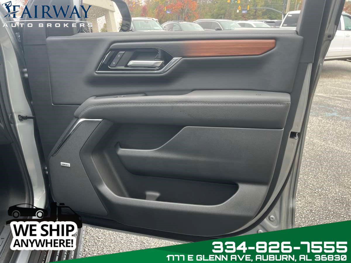 Used 2025 GMC Yukon XL Denali w/ Denali Reserve Package AWD/4WD image 38