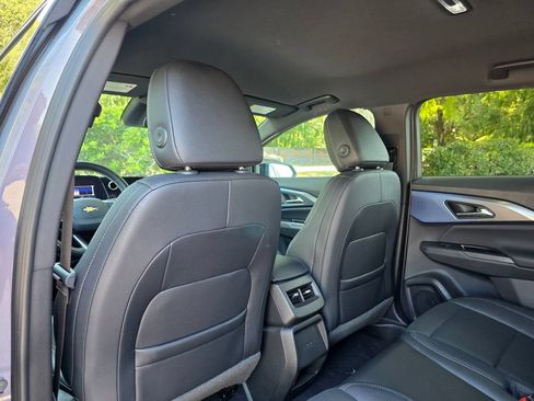 Certified 2024 Chevrolet Equinox EV LT w/ LPO, Blackout Package FWD image 26