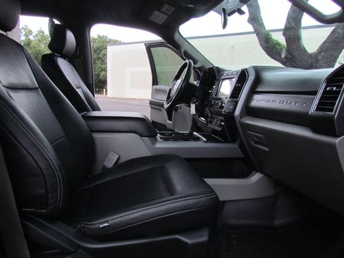 Used 2019 Ford F250 XLT w/ XLT Value Package image 19
