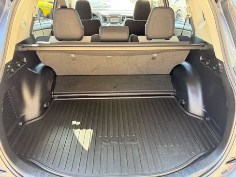 Used 2017 Toyota RAV4 XLE w/ All Weather Liner Package AWD/4WD image 28