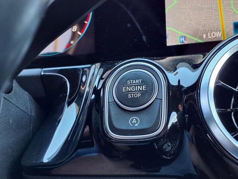 Used 2022 Mercedes-Benz GLA 250 4MATIC image 18