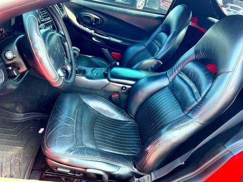 Used 2002 Chevrolet Corvette Convertible w/ Preferred Equipment Group2 image 18