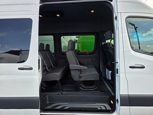 Used 2025 Mercedes-Benz Sprinter 2500 image 20