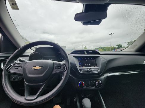 Used 2022 Chevrolet TrailBlazer LT FWD image 17