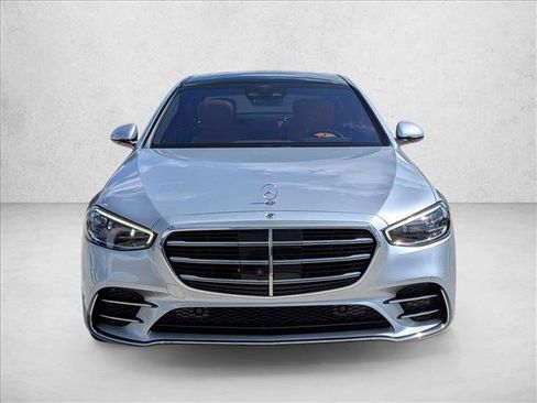 Used 2021 Mercedes-Benz S 580 4MATIC Sedan image 2