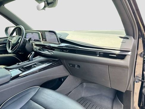 Used 2023 Cadillac Escalade Sport w/ LPO, ONYX Package RWD image 34