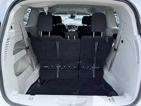 Certified 2023 Chrysler Voyager LX FWD image 10