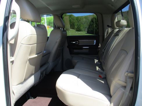 Used 2018 RAM 2500 Laramie w/ Snow Chief Group AWD/4WD image 12