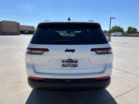 Used 2025 Jeep Grand Cherokee L Laredo RWD image 6