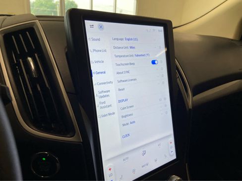 Used 2024 Ford Edge SEL image 29