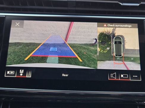 Certified 2022 Audi Q8 Premium Plus w/ Premium Plus Package image 21