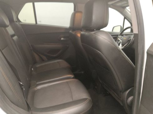 Used 2019 Chevrolet Trax LT w/ LT Convenience Package image 19