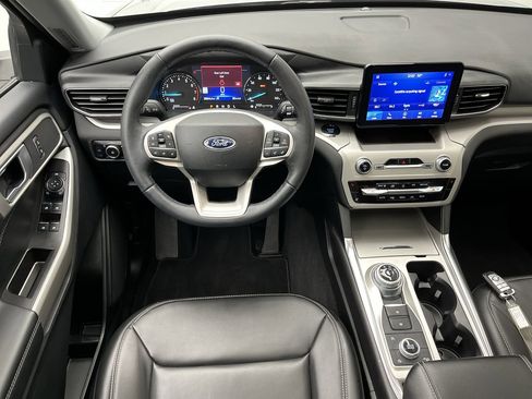 Used 2023 Ford Explorer XLT w/ Equipment Group 202A image 17