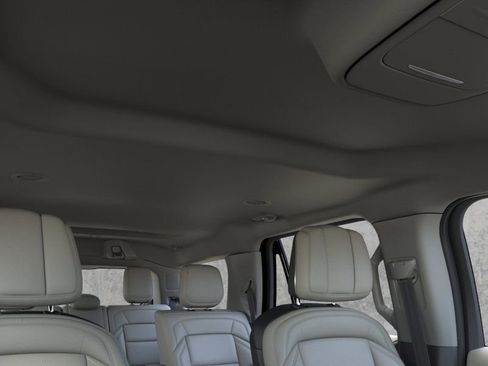 New 2026 Lincoln Navigator Premiere AWD/4WD image 22