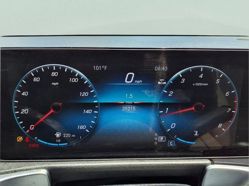 Used 2023 Mercedes-Benz GLB 250 image 17
