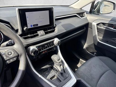 Used 2025 Toyota RAV4 XLE FWD image 19