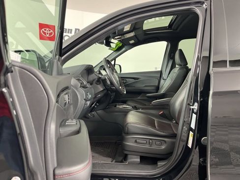 Used 2023 Honda Ridgeline Black Edition image 3