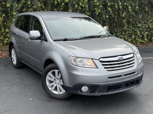 Used 2010 Subaru Tribeca Premium image 2