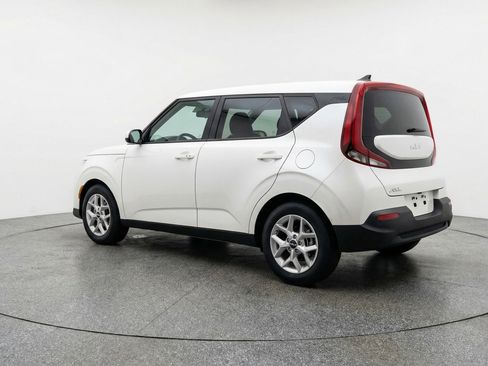 Used 2025 Kia Soul LX w/ LX Technology Package image 6