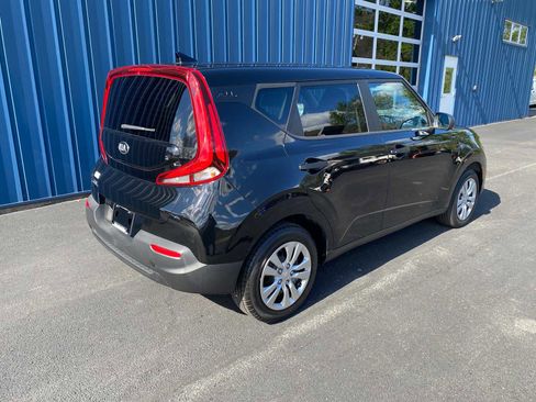Used 2021 Kia Soul LX FWD image 4