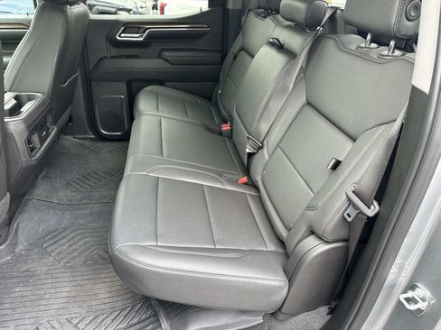 Used 2024 Chevrolet Silverado 1500 LT Trail Boss w/ Convenience Package II AWD/4WD image 12