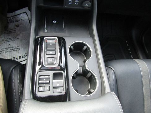 Used 2023 Honda Pilot Touring image 18