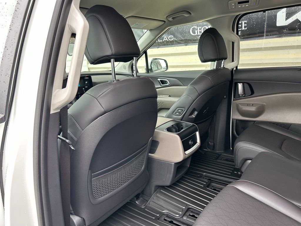 New 2026 Kia Carnival EX FWD image 13