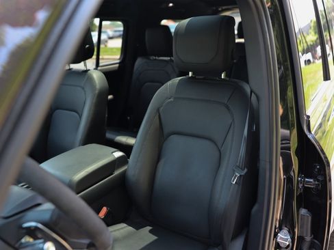 Used 2024 Land Rover Defender 130 V8 image 5