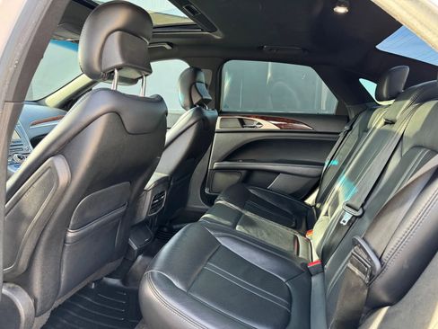 Used 2017 Lincoln MKZ Reserve image 15