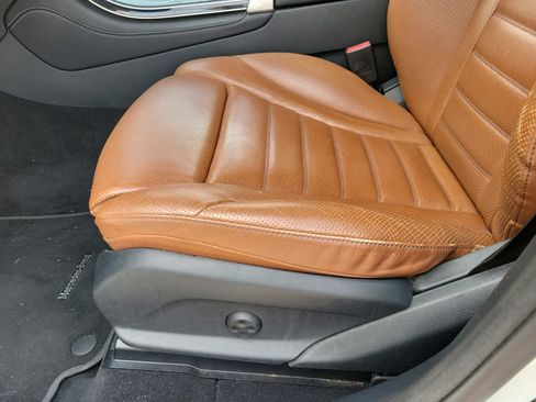 Used 2017 Mercedes-Benz GLC 300 image 5