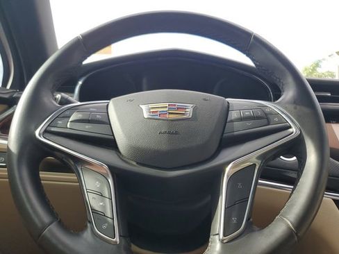 Used 2019 Cadillac XT5 Luxury FWD image 14
