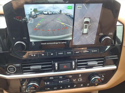 Used 2022 Nissan Pathfinder Platinum image 12