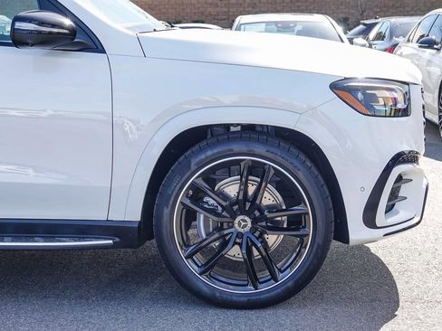 New 2026 Mercedes-Benz GLS 450 4MATIC image 9