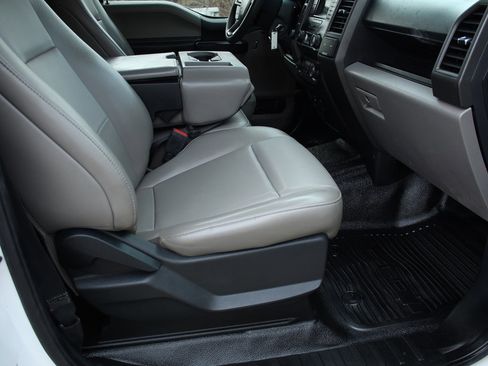 Used 2022 Ford F250 XL w/ Power Equipment Group image 21