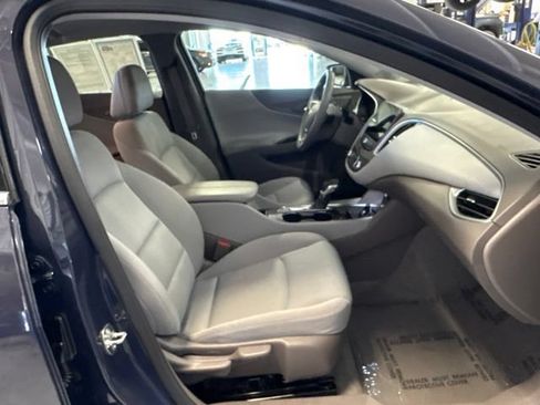Used 2025 Chevrolet Malibu LT FWD image 34