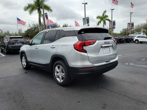 Used 2021 GMC Terrain SLE FWD image 6