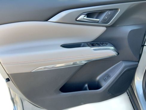 New 2026 Chevrolet Traverse LT w/ Driver Confidence Package FWD image 12