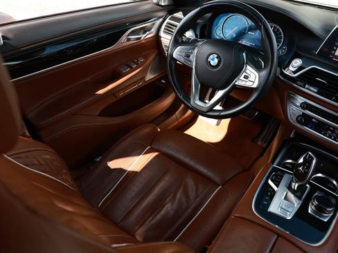 Used 2018 BMW 740e xDrive AWD/4WD image 21