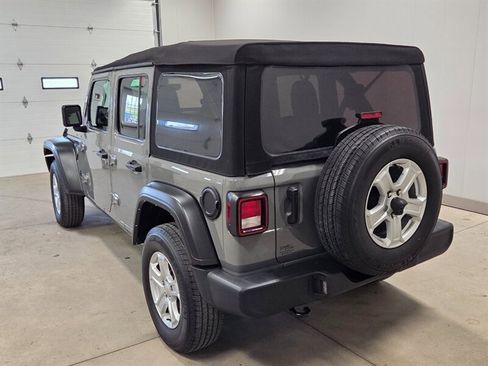 Used 2022 Jeep Wrangler Unlimited Sport AWD/4WD image 5