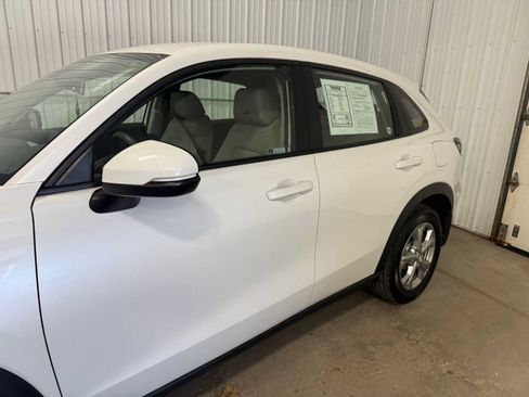 Used 2023 Honda HR-V LX image 7