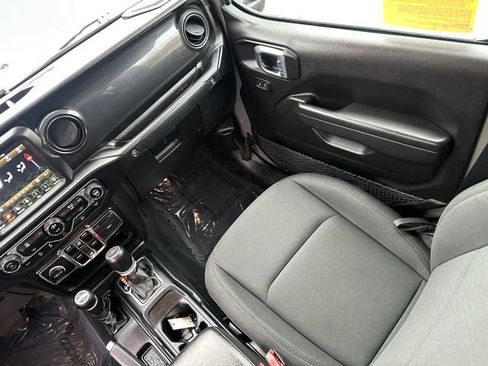 Used 2022 Jeep Gladiator Sport image 19