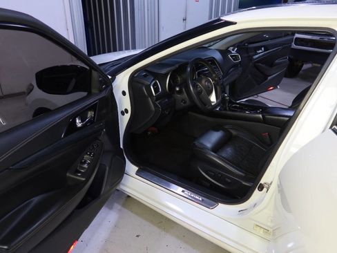 Used 2019 Nissan Maxima Platinum w/ Sport Mat Group image 18