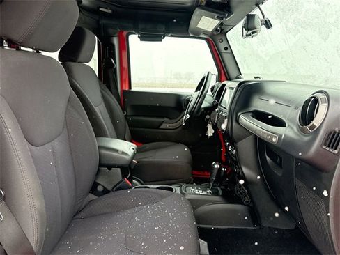 Used 2013 Jeep Wrangler Unlimited Sport image 30