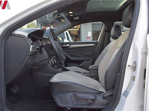 Used 2019 Volkswagen Jetta R-Line image 10