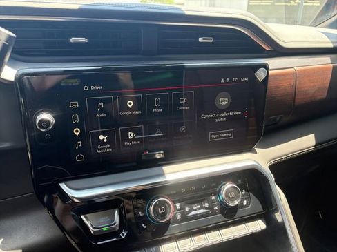 Used 2024 GMC Sierra 2500 Denali Ultimate AWD/4WD image 12