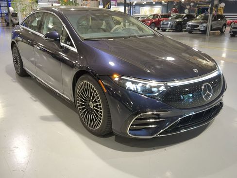 Certified 2022 Mercedes-Benz EQS 580 4MATIC Sedan image 5
