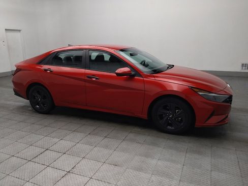 Used 2023 Hyundai Elantra SEL FWD image 11
