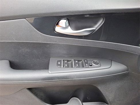 Used 2023 Kia Forte GT-Line w/ GT-Line Technology Package image 12