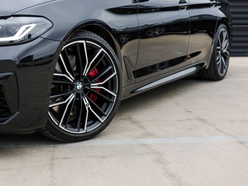 Used 2022 BMW M550i xDrive w/ Executive Package image 12