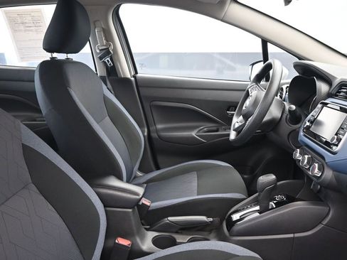 Used 2025 Nissan Versa SV image 10